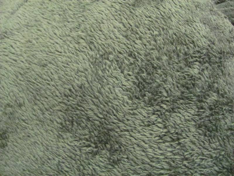 lot 43 image: Bedding
