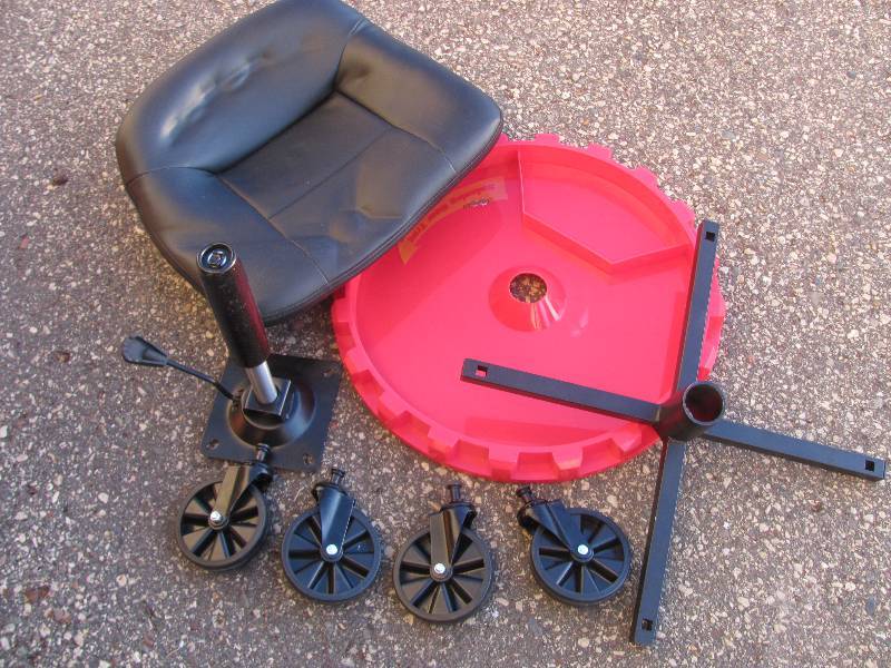 lot 85 image: Auto Accessories
