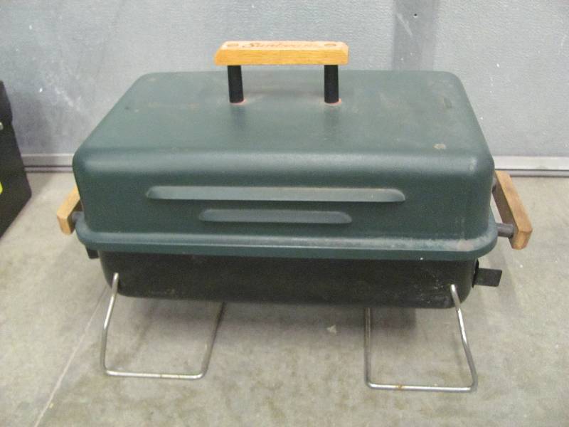 lot 94 image: Grills