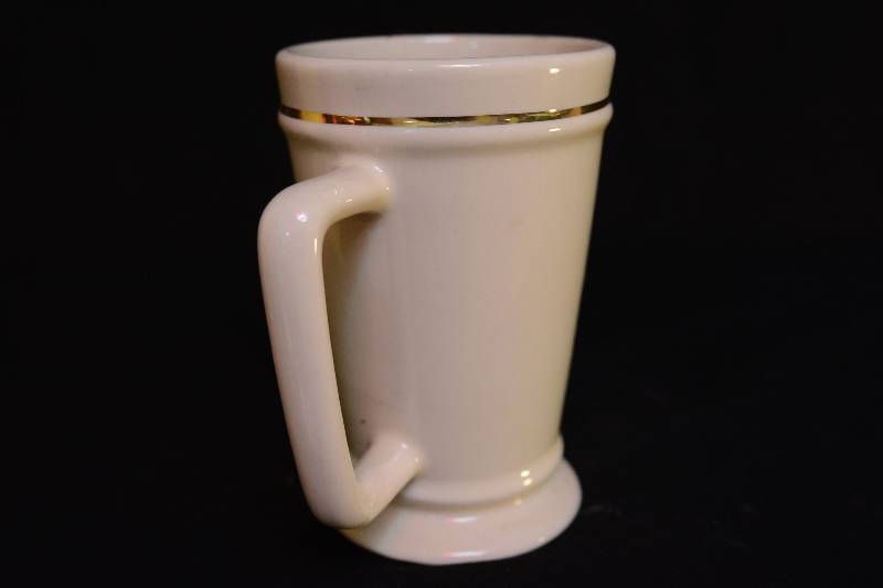 lot 41 image: Stein - Strohs Bohemian Style Beer