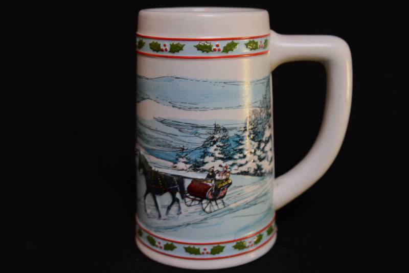 lot 54 image: Stein - Miller Limited Edition Holiday by Ceramarte (1 of 2)