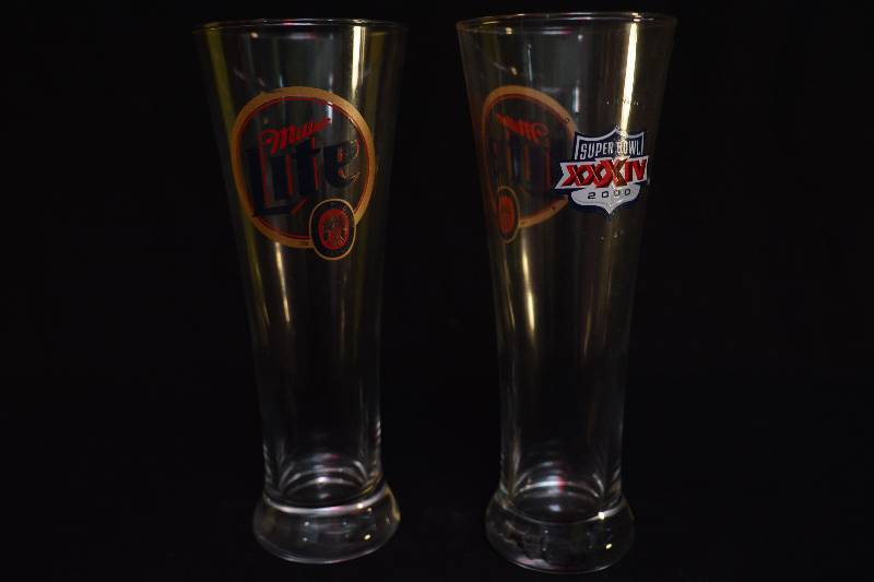 lot 75 image: Pair of Beer Glass - Miller Lite