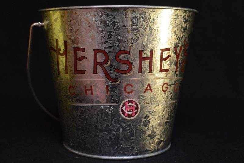 lot 114 image: Ice Bucket - Small Hersheys