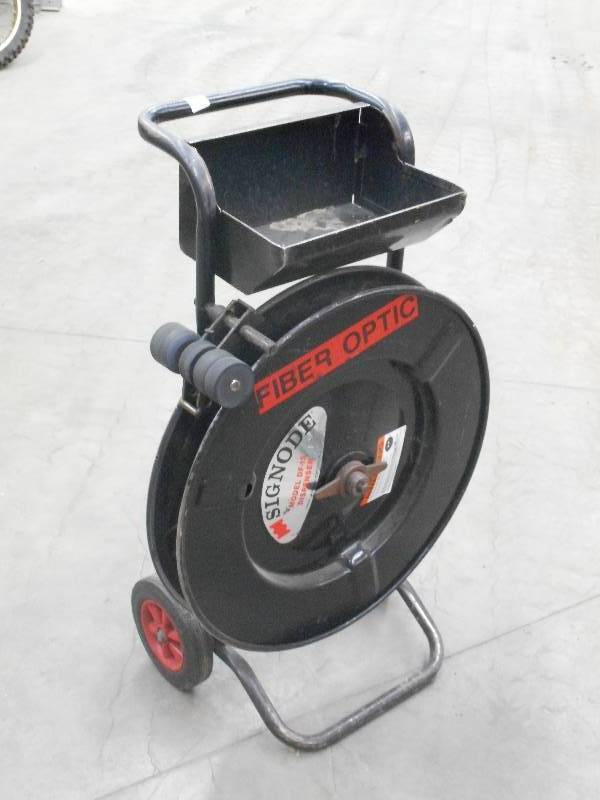 lot 13 image: Signode DF-15 Industrial Spool Disp...