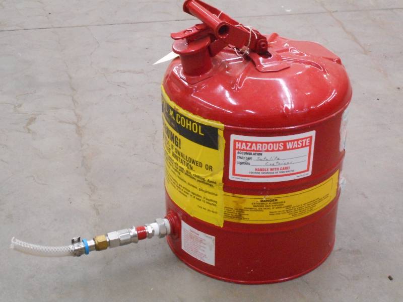 lot 22 image: Like New 5-Gallon Steel Hazordous W...