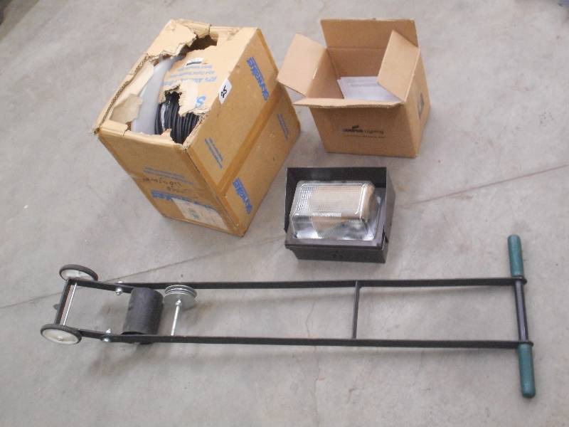 lot 25 image: Lot Of (1) Industrial Cooper Light...