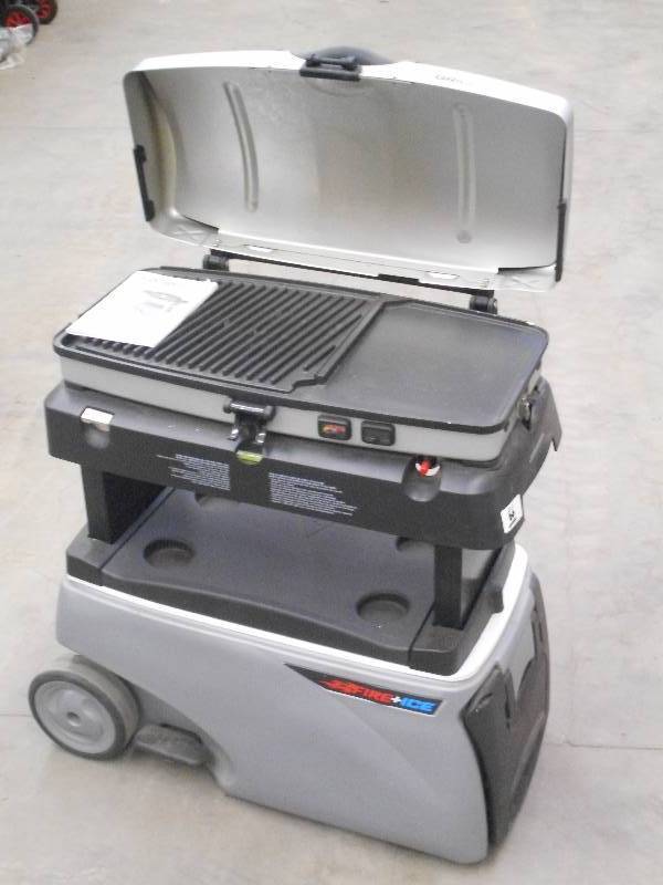 lot 66 image: Nice Thermos LP-Gas Traveing Grill ...