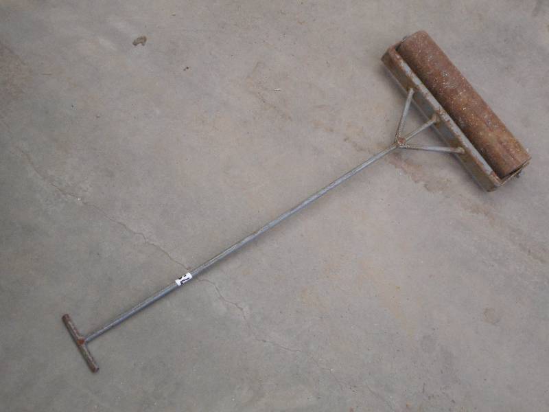 lot 75 image: Steel Linoleum Floor Roller ...