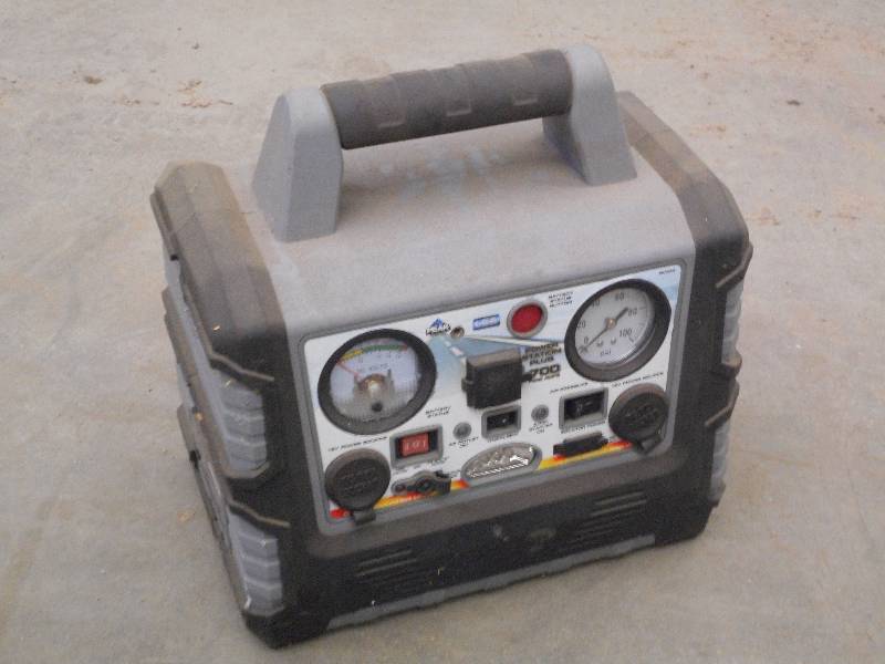 lot 77 image: Peak 12Volt JumpAir Station, No Ch...