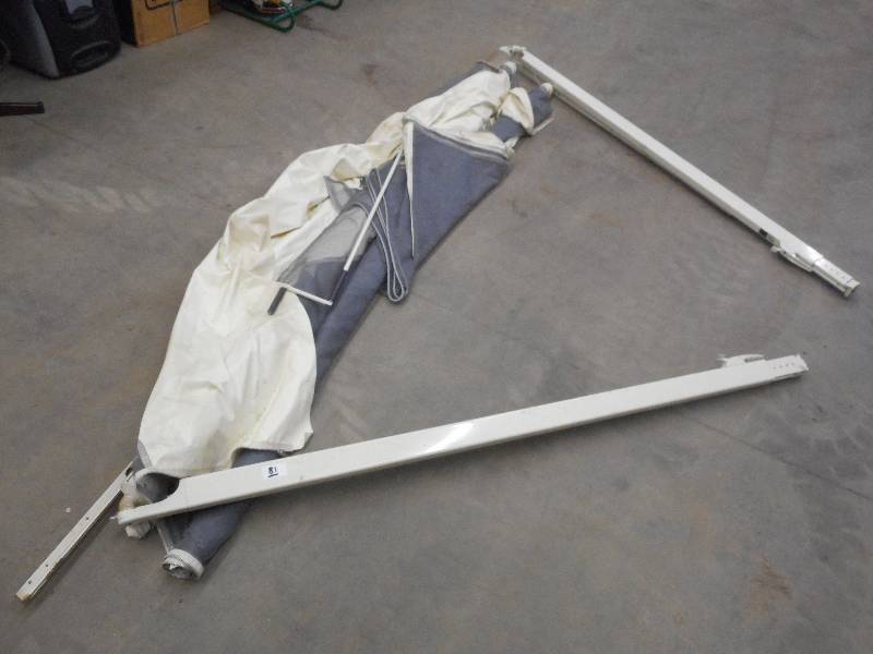 lot 81 image: Roll-Out Awnign Set With Crank & Dr...