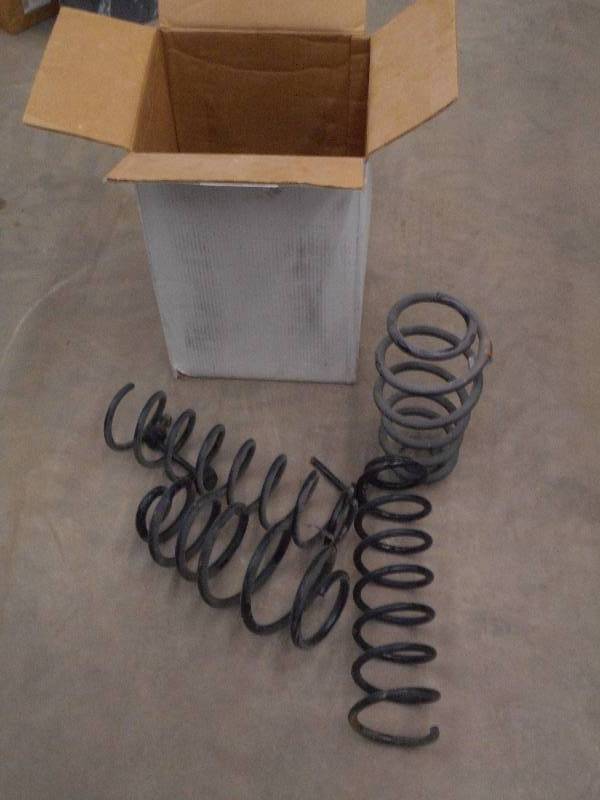 lot 99 image: Set Of Teraflex Jeep Wrangler Sprin...