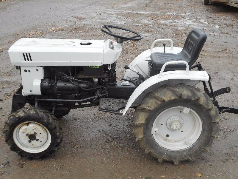 Iseki TX150CF All-Wheel-Drive Tract...