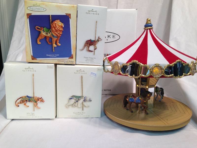 Hallmark Carousel Display w4 extra animals