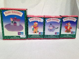 Hallmark Winnie The Pooh Merry Miniatures Set of 4
