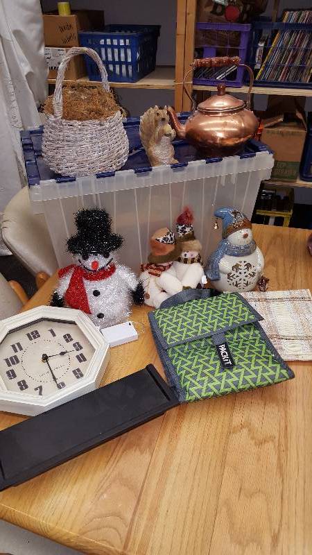 lot 43 image: Snowmen, Clock, Freeze & Pack Lunch Bag, Copper Tea Pot, More Includes Tote