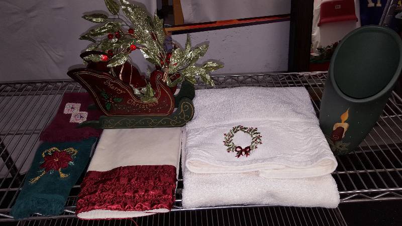 lot 46 image: Holiday Towels, Sleigh & Vase
