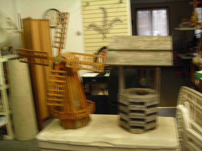lot 34 image: Wood Windmill & Wishing Well