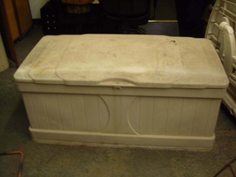 lot 35 image: Large Suncast Deck Box