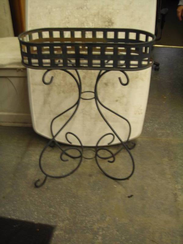 lot 38 image: Ornamental Flower Box Stand 29 x 12 x 37