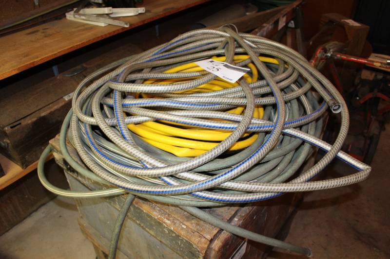 lot 25 image: Garden hoses (3)