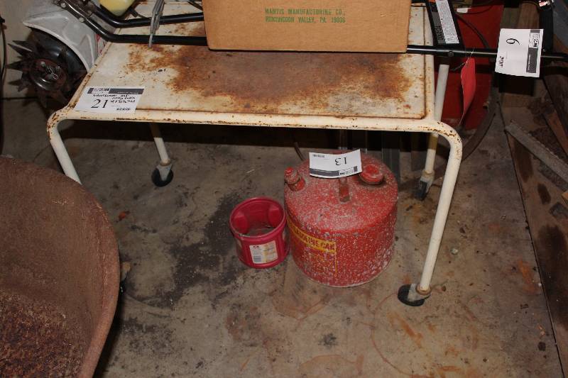 lot 21 image: Wheelbarrow and Rolling Table
