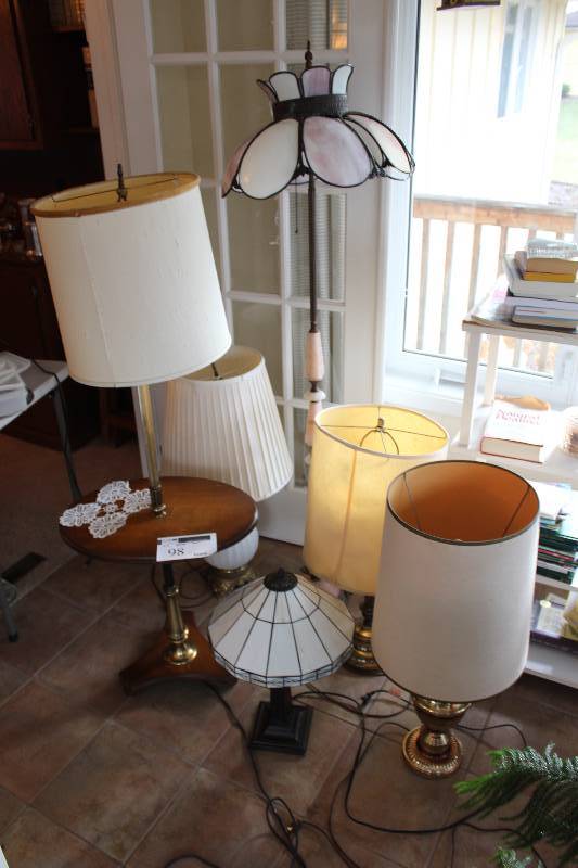 lot 98 image: Lamp Lot includes numerous lamps (with shades) of various heights and designs