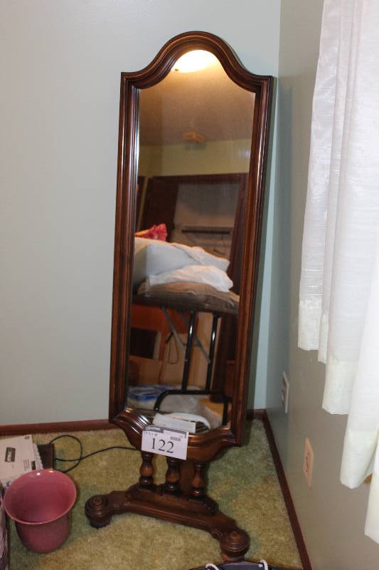 lot 122 image: Full length mirror with wood frame