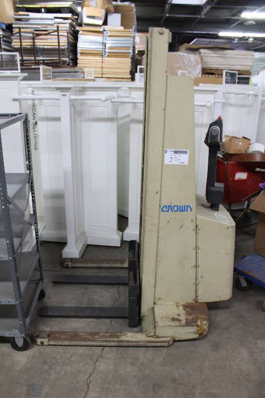 Crown walkie stacker