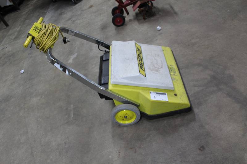 NSS Pacer-28 Wide Area Vacuum