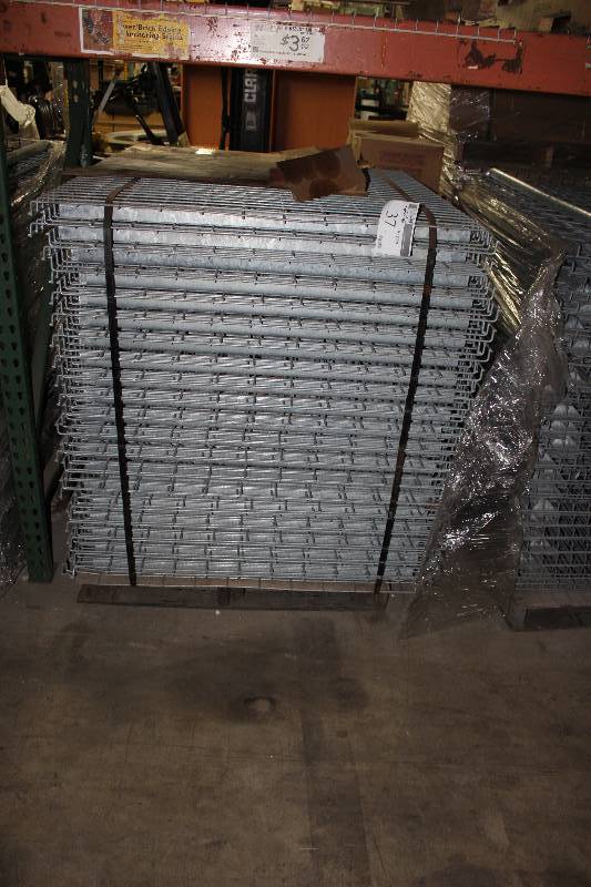 Lot of approx (40) Metal Pallet Grates