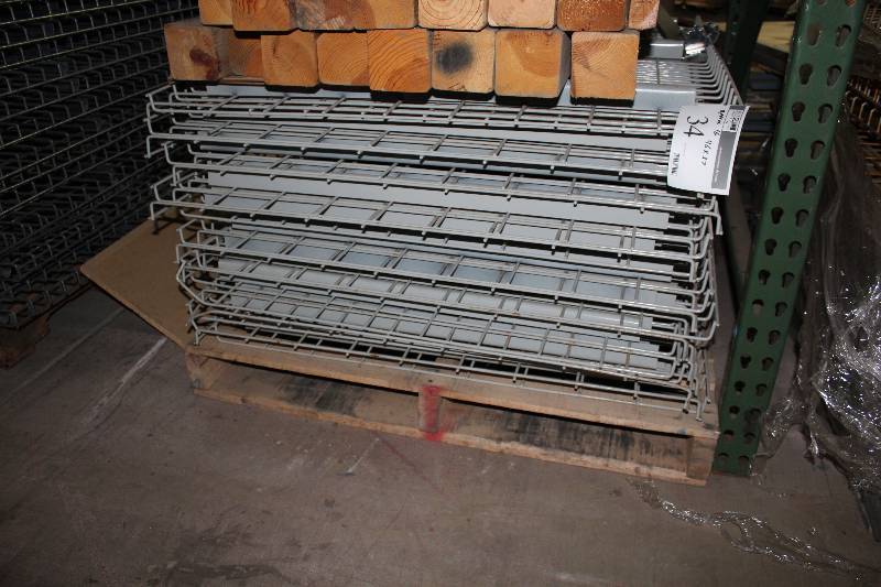 Lot of approx (16) Metal Pallet Grates