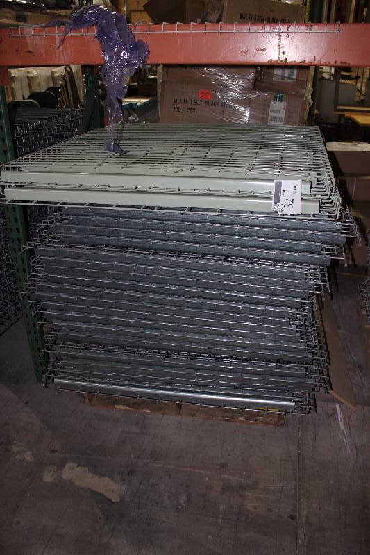 Lot of approx (28) Metal Pallet Grates