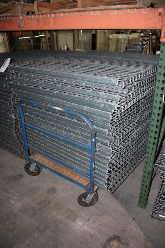 Lot of approx (24) Metal Pallet Grates