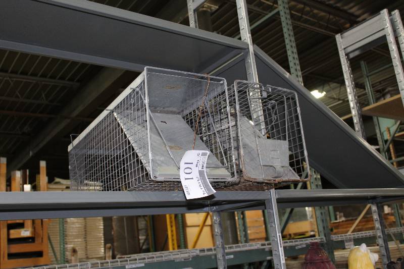 Lot of 2 traps