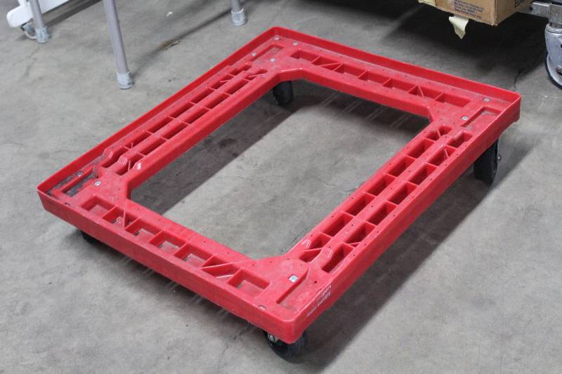 Lot of 2 floor dolly