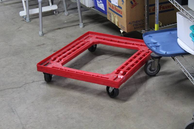 Lot of 2 floor dolly