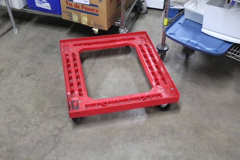 Lot of 2 floor dolly