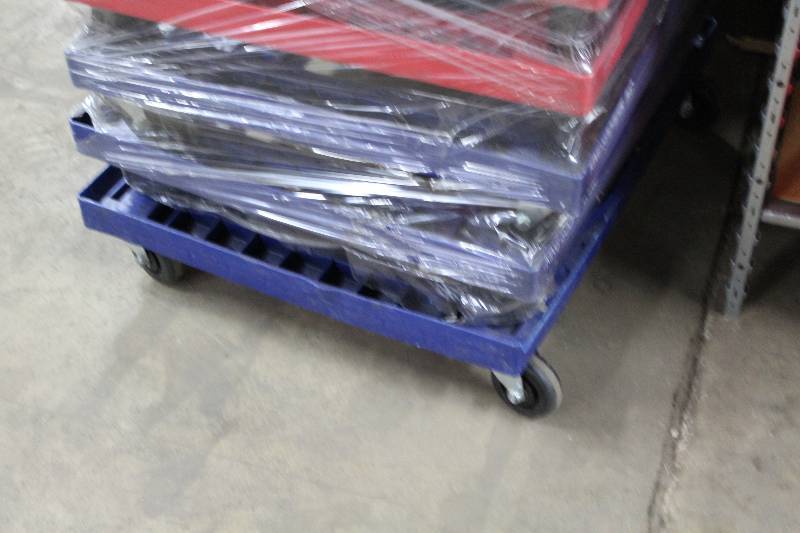 Lot of 2 floor dolly