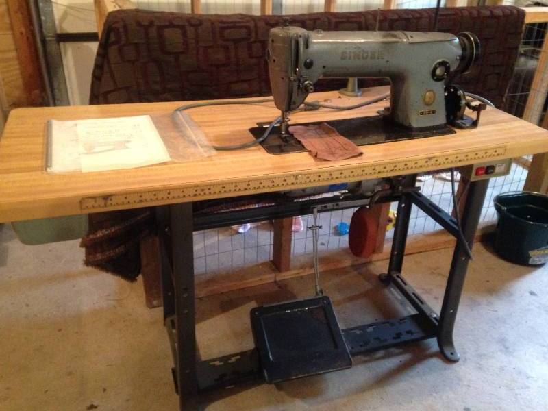 Singer Sewing Machine. Model 251-6