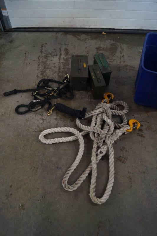 3 Ammo ContainersBridleTow Rope