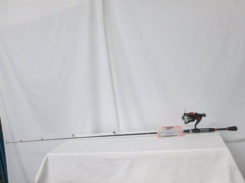 Ready 2 Fish Multi Specs Rod and Reel w 30 pc. Tackle
