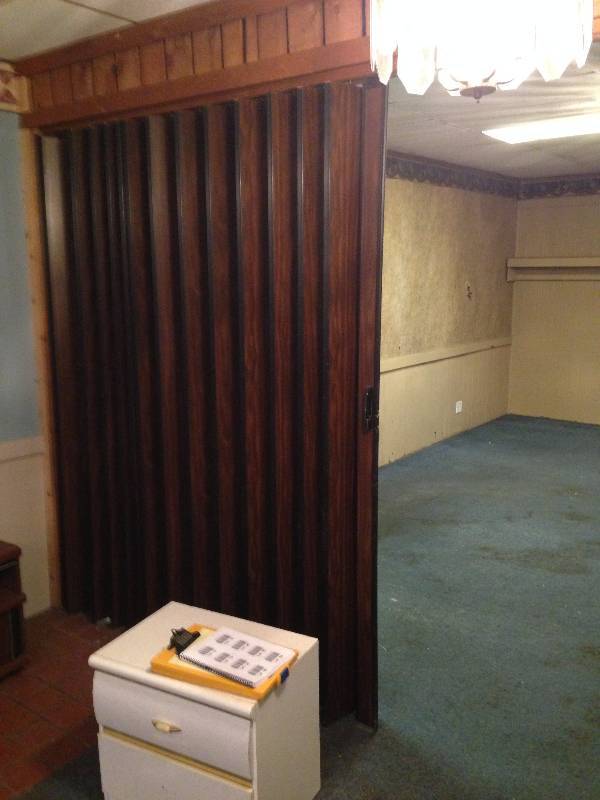 Accordian Door  Uninstallation Required