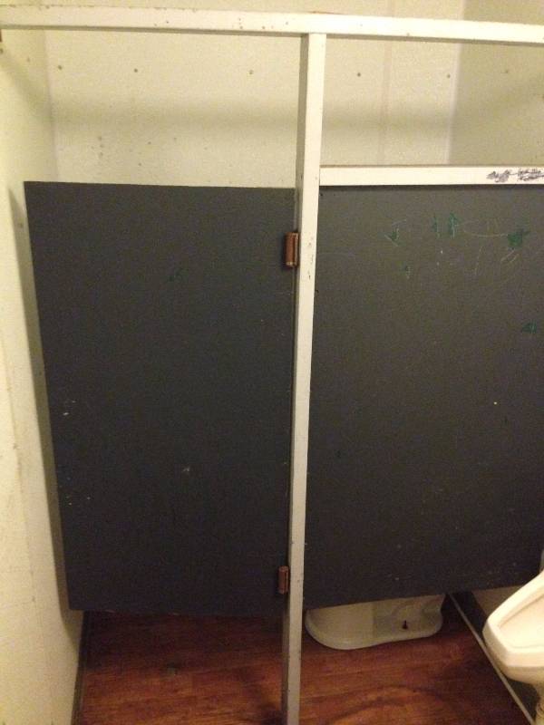 Stall Divider Uninstallation Required