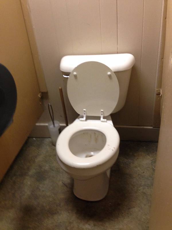 2 Toilets  Uninstallation Required