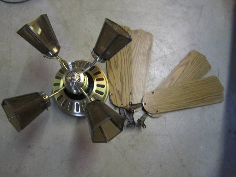 Ceiling lights and fan...