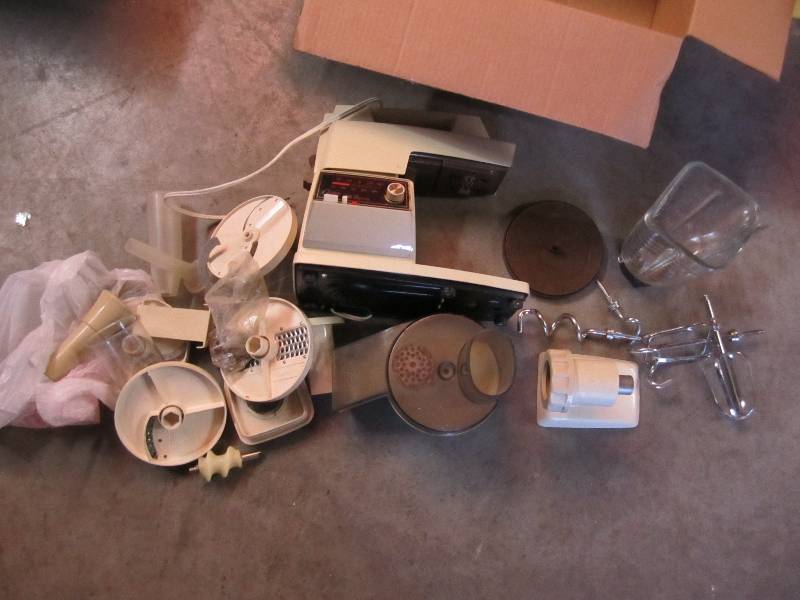 Oster kitchen center, Mixing, stirr...