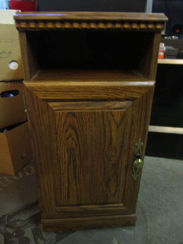 Lamp stand, 13 x 13  and 28 tall...