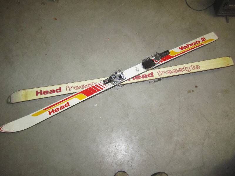 Pair of Head Freestyle skiis...