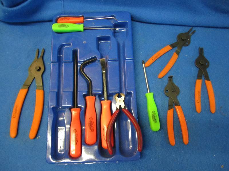 lot of cummins tools ...