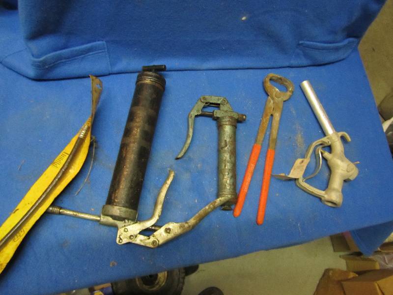 greese guns, gas nozel, clipper, ...